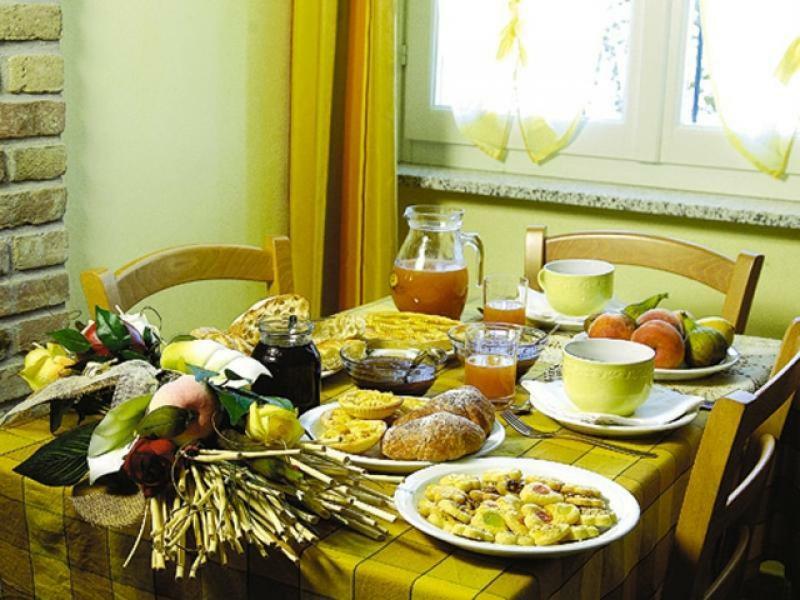 Agriturismo Cascina Anri Mango Екстер'єр фото